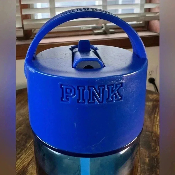 Victorias Secret | PINK Campus plastic water bottle - Picture 7 of 12